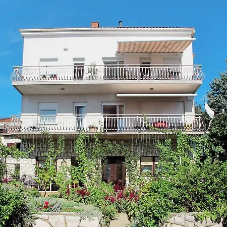 Laura Apartament