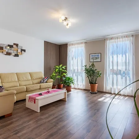 Apartment Apartman Laura