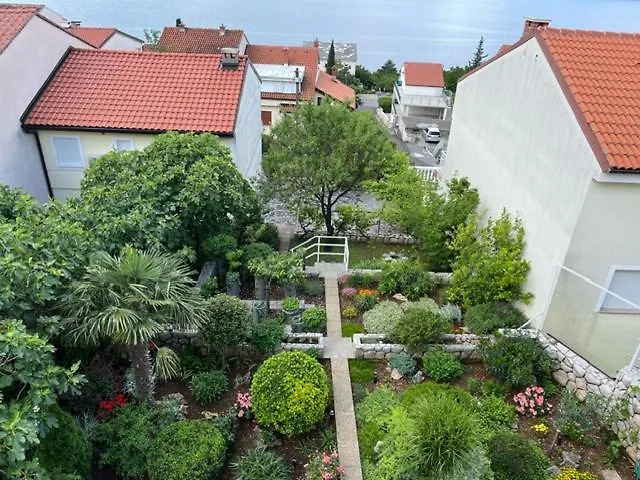 Apartman Laura *
